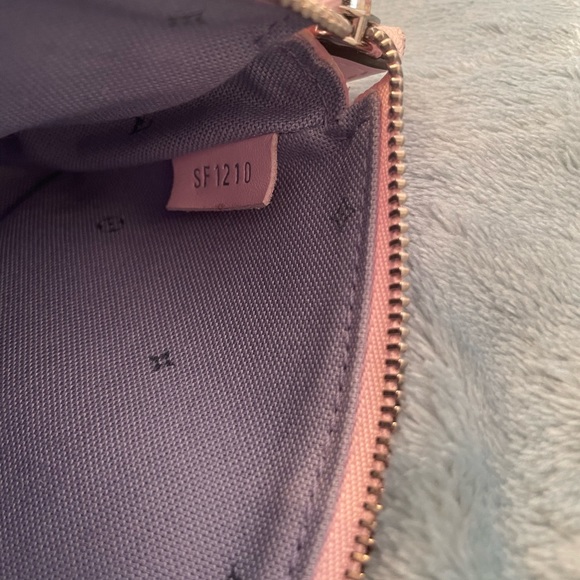 LOUIS VUITTON
Monogram Escale Mini Pochette Accessories Pastel - Picture 8 of 10